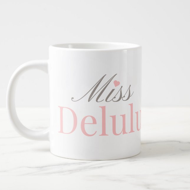 Caneca De Café Grande Miss Delulu, Funny Pink Aesthetic Gift for Her (Esquerda)
