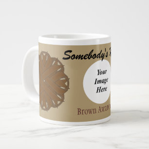 Caneca De Café Grande Modelo de Flower Brown por Kenneth Yoncich