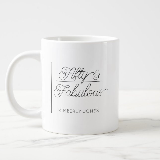 Caneca De Café Grande Modern Script Fifty and Fabulous 50th Birthday (Esquerda)