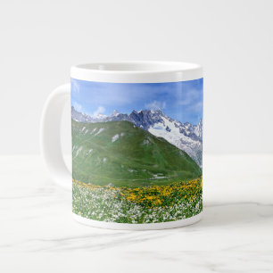 Caneca De Café Grande Montanhas   Primavera do Vale dos Alpes suíços
