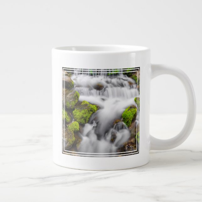 Caneca De Café Grande Musgo em torno da Fonte Fern (Direita)