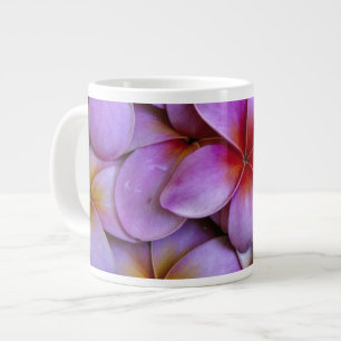 Caneca De Café Grande N.A., EUA, Maui, Havaí. Flores de Plumeria rosa.