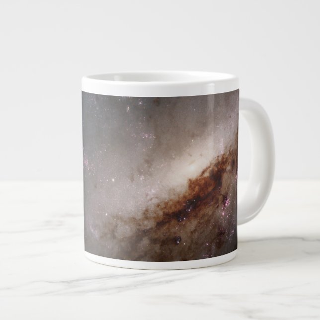 Caneca De Café Grande Ngc 4258 Em Formação Estelar Intensa. (Frente Esquerda)
