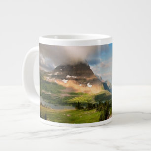 Caneca De Café Grande Nuvens varrendo Montanhas