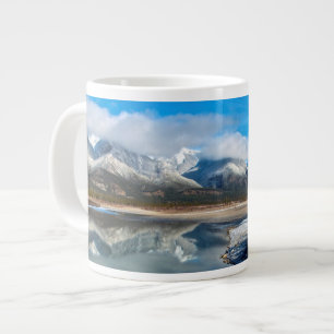 Caneca De Café Grande O rio Athabasca no Parque Nacional Jasper