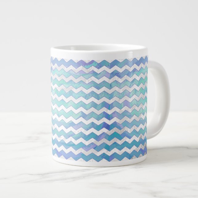 Caneca De Café Grande Padrão de Chevron Azul Glacier (Frente Esquerda)