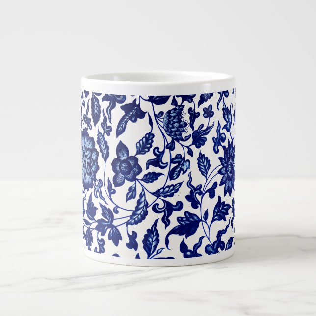 Caneca De Café Grande Padrão floral azul-marinho chinês em branco (Frente)