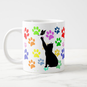 Caneca De Café Grande Pata-branca e gato perseguindo uma borboleta