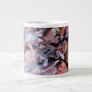 Caneca De Café Grande Pedras de Praia no Lago Superior Shore