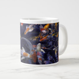 CANECA DE CAFÉ GRANDE PEIXE KOI SOBRE O FLUXO