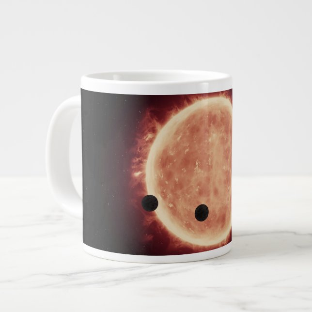 Caneca De Café Grande Planetas Traindo Estrela Vermelha Anã Em Trapist-1 (Frente Esquerda)