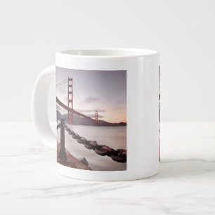 Caneca De Café Grande Ponte Ouro Gate contra montanhas