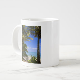 Caneca De Café Grande Praia ladeada por palmeiras Ilhas Cook 2