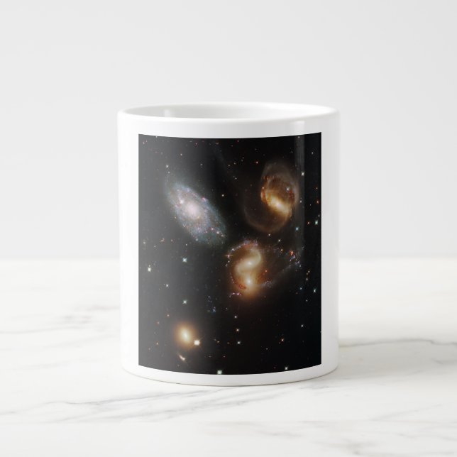 Caneca De Café Grande Quinteto de Stephan: Uma Galáxia Galáctica Naufrag (Frente)