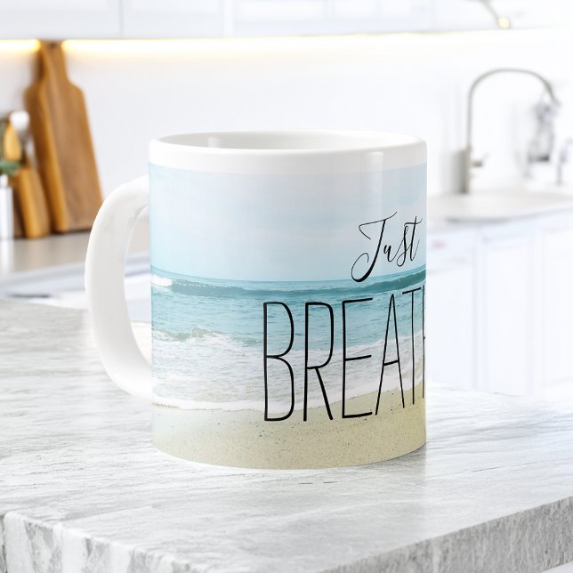 Caneca De Café Grande Respire na praia (Just Breathe at the Beach Giant Coffee Mug)