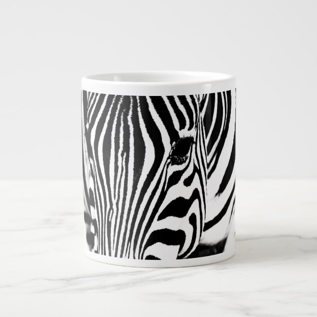 Caneca De Café Grande Retrato de zebra preto e branco (Frente)