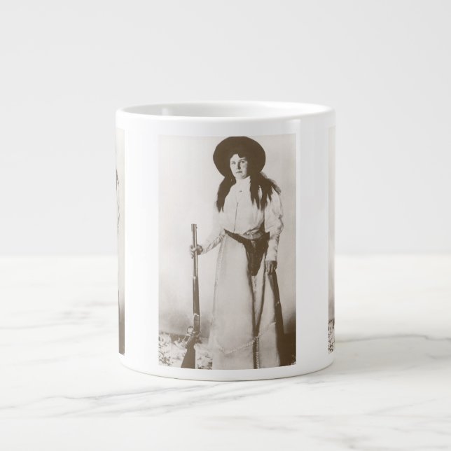 Caneca De Café Grande Retrato fotográfico de uma vaquinha segurando um r (Frente)