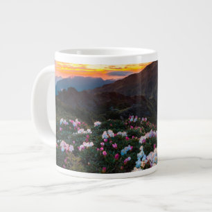 Caneca De Café Grande Rhododendron Blooming  Parque Nacional Taroko