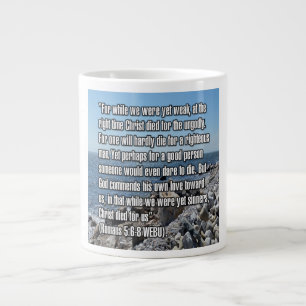 Caneca De Café Grande Romanos 5:6-8 WEBU Mug