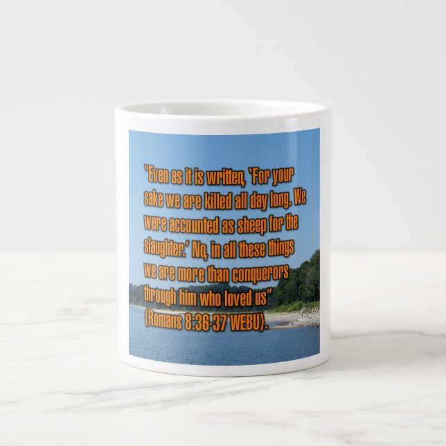 Caneca De Café Grande Romanos 8:36-37 WEBU Mug (Frente)