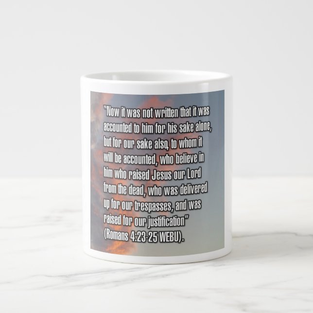 Caneca De Café Grande Romans 4:23–25 WEBU Mug (Frente)
