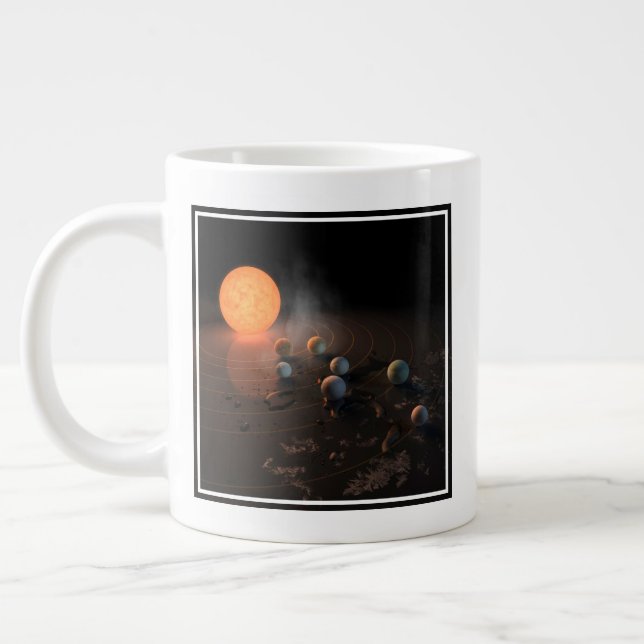 Caneca De Café Grande Sete planetas em órbita em torno da estrela. (Esquerda)