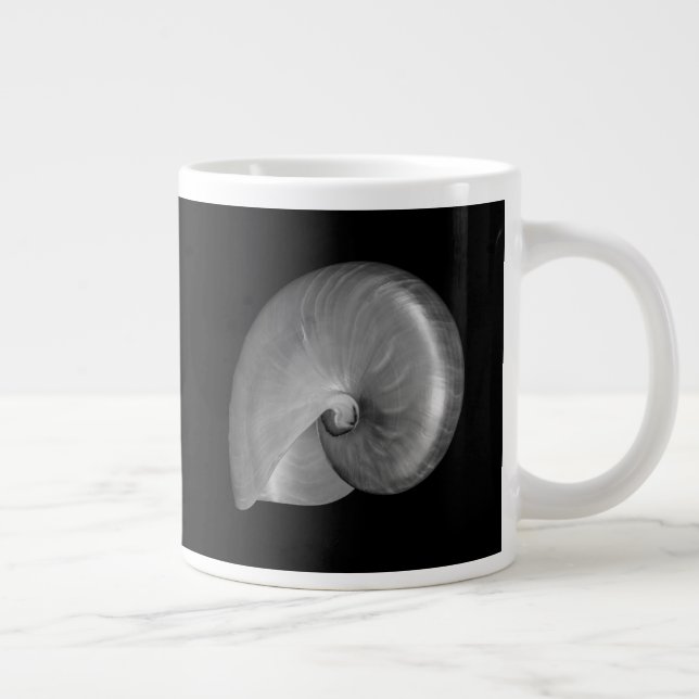 Caneca De Café Grande Shell Nautilus Preto e Branco (Direita)