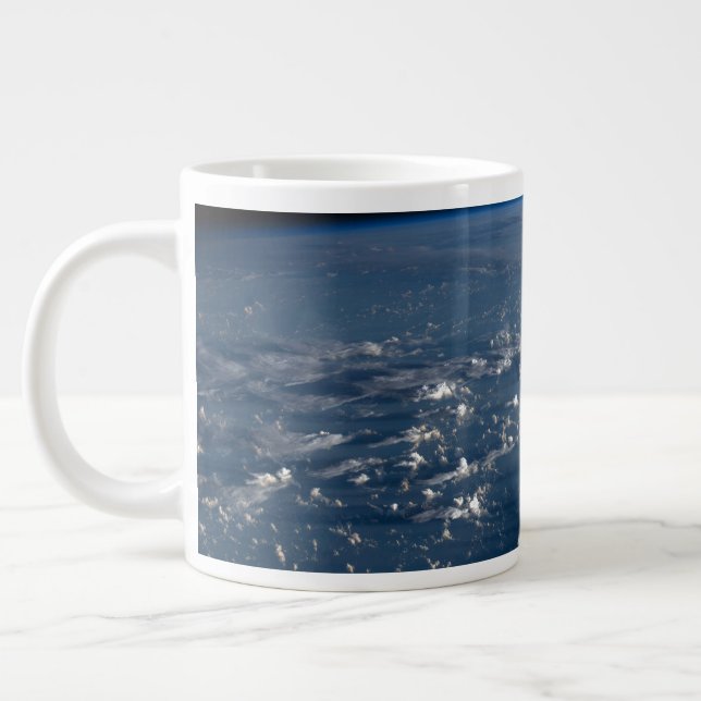 Caneca De Café Grande Sombras De Nuvens No Mar Das Filipinas (Esquerda)