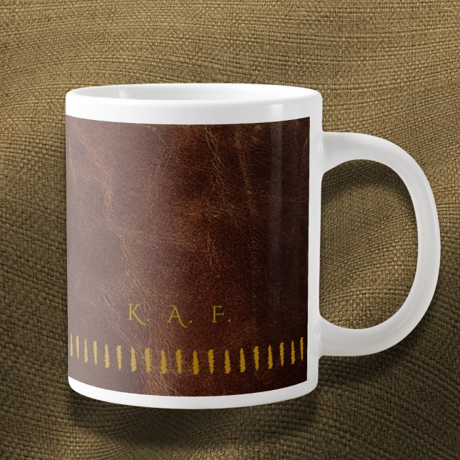 Caneca De Café Grande Stitched Leather Style Personalized Scholar Mug (Criador carregado)