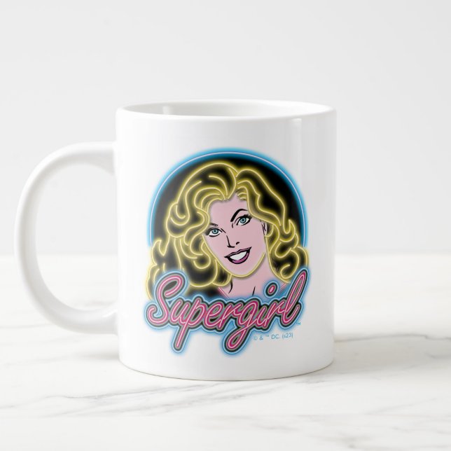 Caneca De Café Grande Supergirl Retro Neon Lights Graphic (Esquerda)