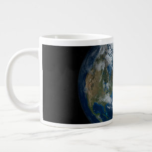 Caneca De Café Grande Terra Com Nuvens E Gelo Marítimo 2