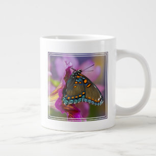 Caneca De Café Grande Uma Borboleta Rabo de Andorinha