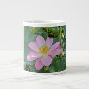 Caneca De Café Grande Uma vibrante flor de lótus
