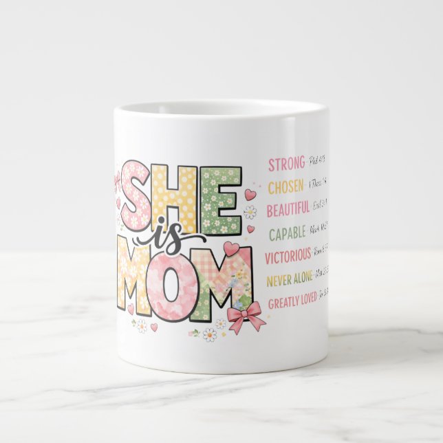 Caneca De Café Grande Versículo Bíblico Ela É Mãe (Frente)