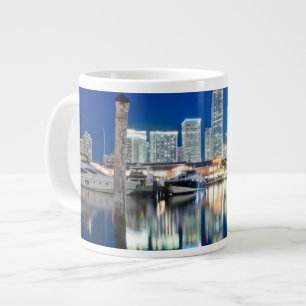Caneca De Café Grande Vista do horizonte com reflexão na água, Miami