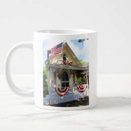 Caneca De Café Grande Vitoriano Amarelo com Bunting - Vineyard de Martha