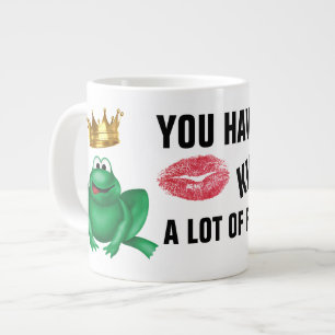 Caneca De Café Grande Você tem que beijar muitos Sapos Jumbo Coffee Mug