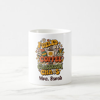 Caneca De Café Groovy Alimentado Por Café E Caos De Sala De Aula