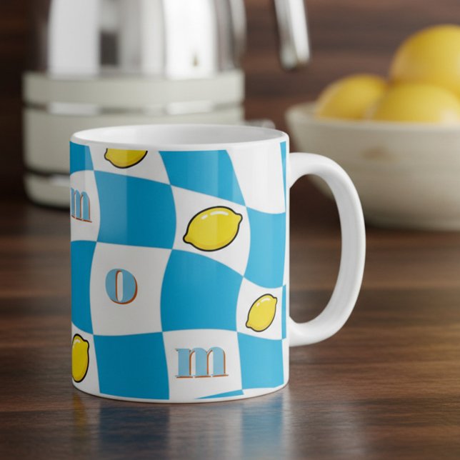 Caneca De Café Groovy Lemons Xadrez Cozinha Kitsch Mamãe (Groovy Mom Mug with checkerboard and lemons by Darling & May)
