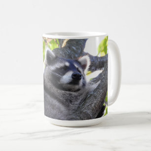 Caneca De Café Guaxinim Adorável em uma Árvore