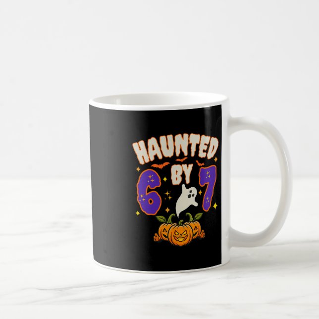 Caneca De Café Halloween Assombrado 67 Número 67 Seis Sete Meme D (Direita)