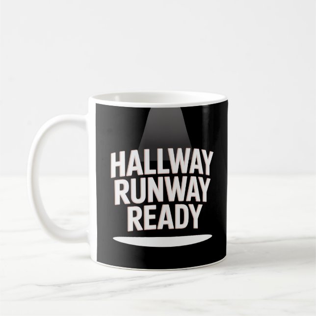 Caneca De Café Hallway Runway Ready Sassy Bold School Girl (Esquerda)