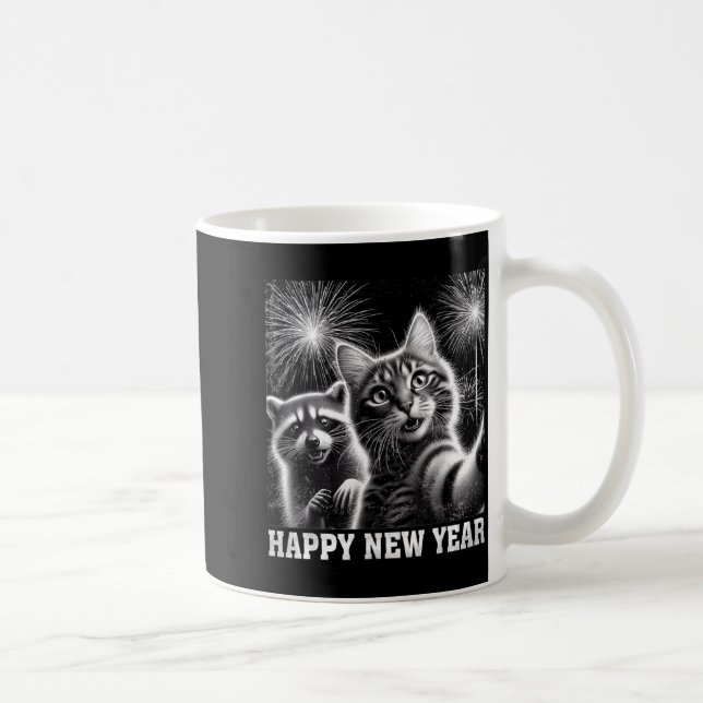 Caneca De Café Happy New Year 2026 Cute Cat Raccoon Celebration  (Direita)