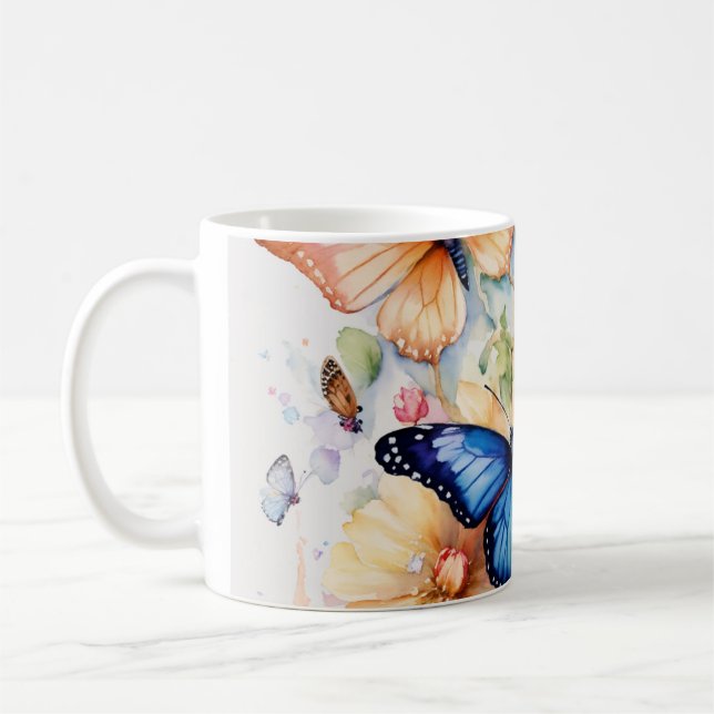 Caneca De Café Harmonia da Natureza: Borboleta e Camiseta Floral (Esquerda)