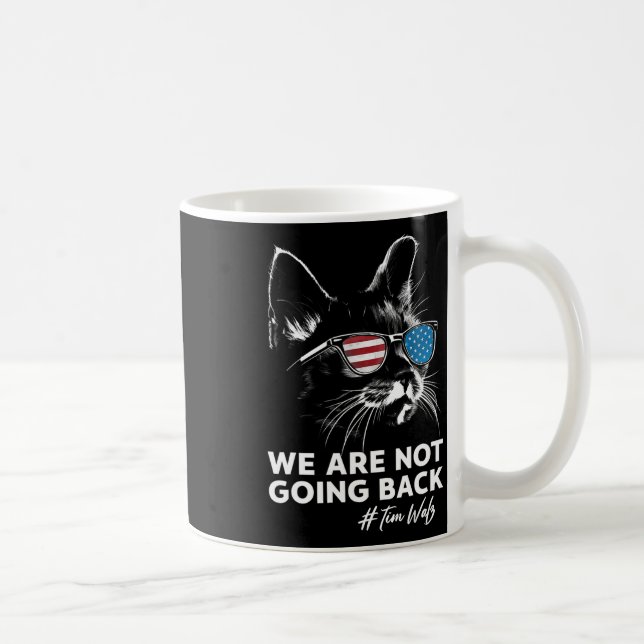 Caneca De Café Harris Waltz Nós Não Vamos Voltar Kamala Harris 2 (Direita)