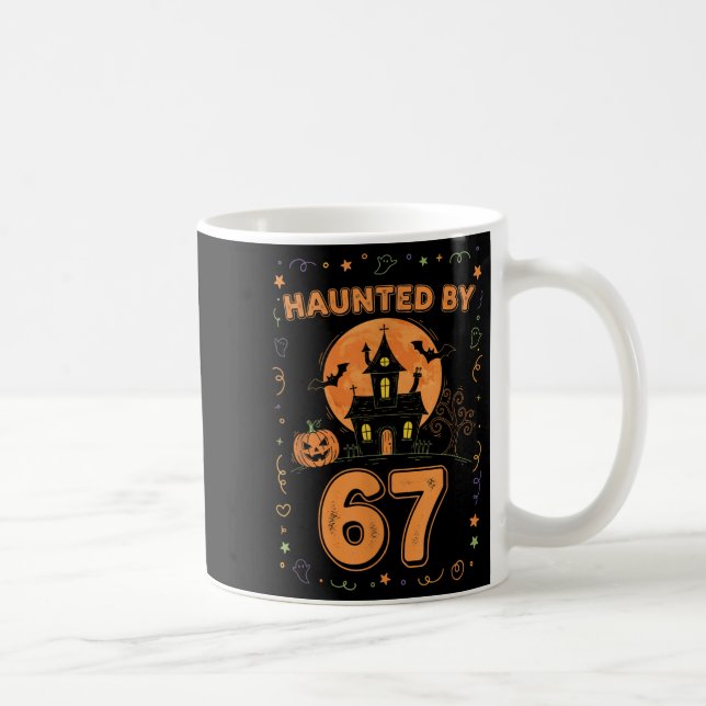 Caneca De Café Haunted By 67 Funny Halloween  (Direita)