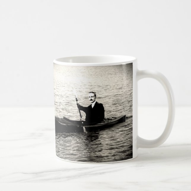 Caneca De Café Hayek em um caiaque (Direita)