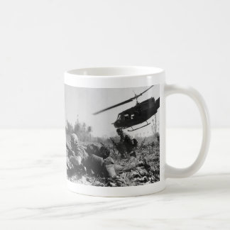 Caneca De Café Helicóptero do UH-1D de Crandall principal na
