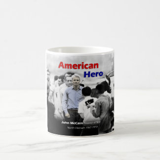 Caneca De Café Herói do americano de John McCain do PRISIONEIRO