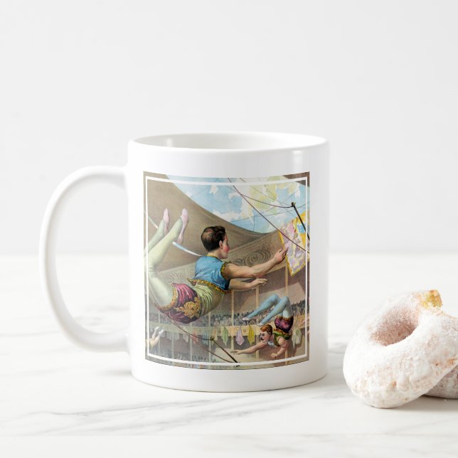 Caneca De Café Homens Acrobats Atuando Em Um Circo (Com Donut)